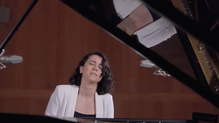 Anna Petrova - Chopin Mazurka Op. 17, No. 2, Anna Petrova, piano 0-46 screenshot